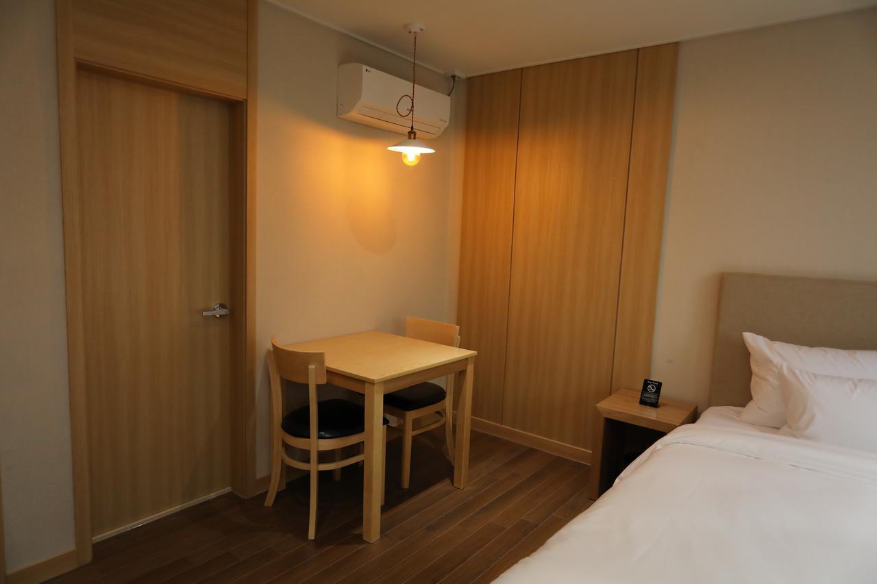 The First Hotel Changwon Dış mekan fotoğraf