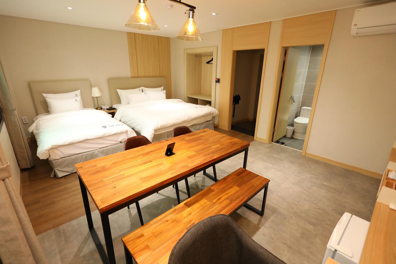 The First Hotel Changwon Dış mekan fotoğraf