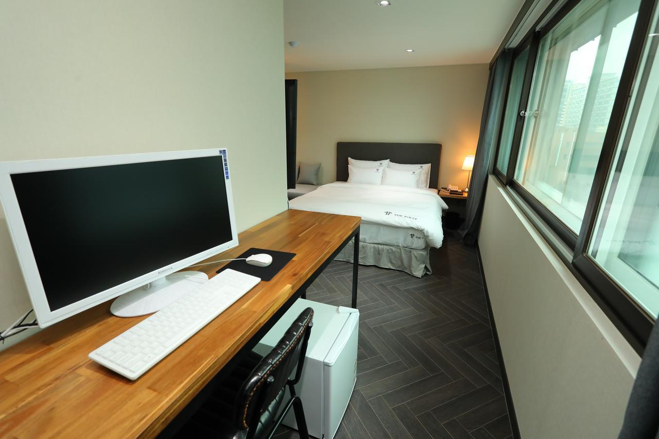 The First Hotel Changwon Dış mekan fotoğraf