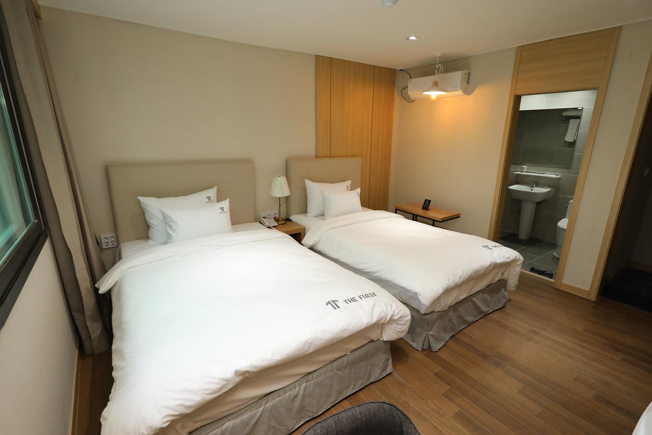 The First Hotel Changwon Dış mekan fotoğraf
