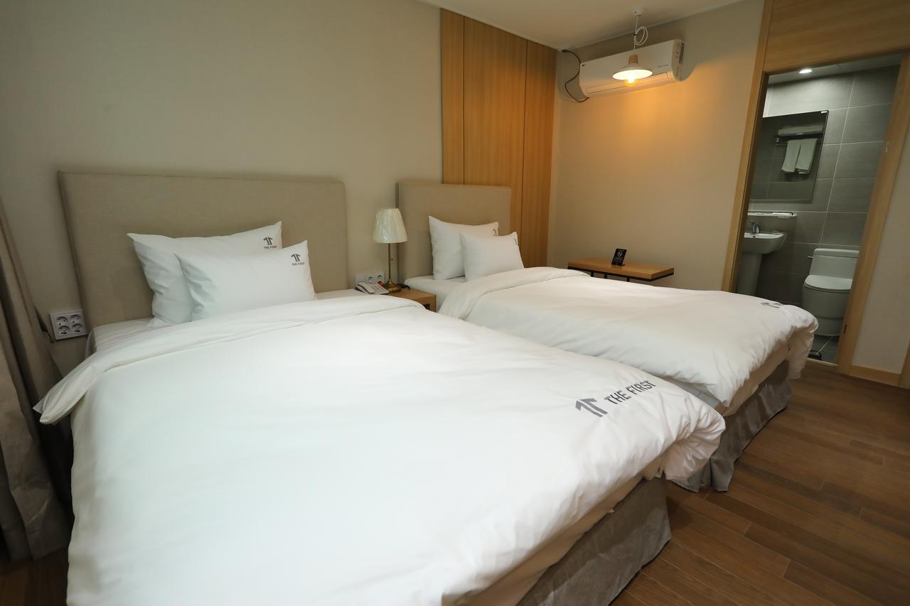 The First Hotel Changwon Dış mekan fotoğraf