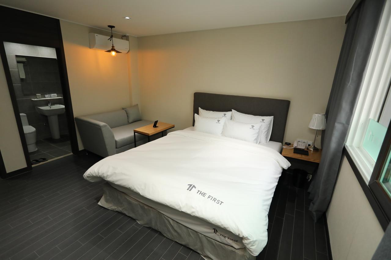 The First Hotel Changwon Dış mekan fotoğraf