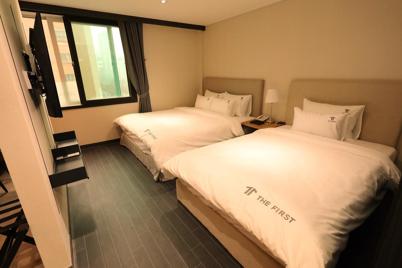 The First Hotel Changwon Dış mekan fotoğraf